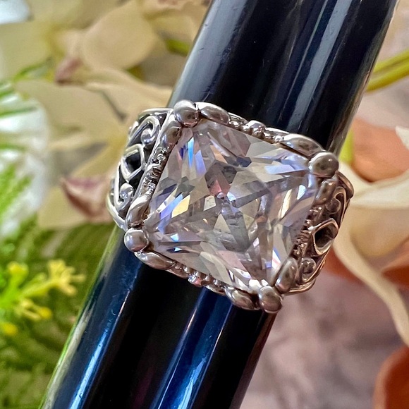 Retired Silpada Uptown Ring Large Cushion Cut Statement Ring 925 Sterling Silver - Picture 5 of 15